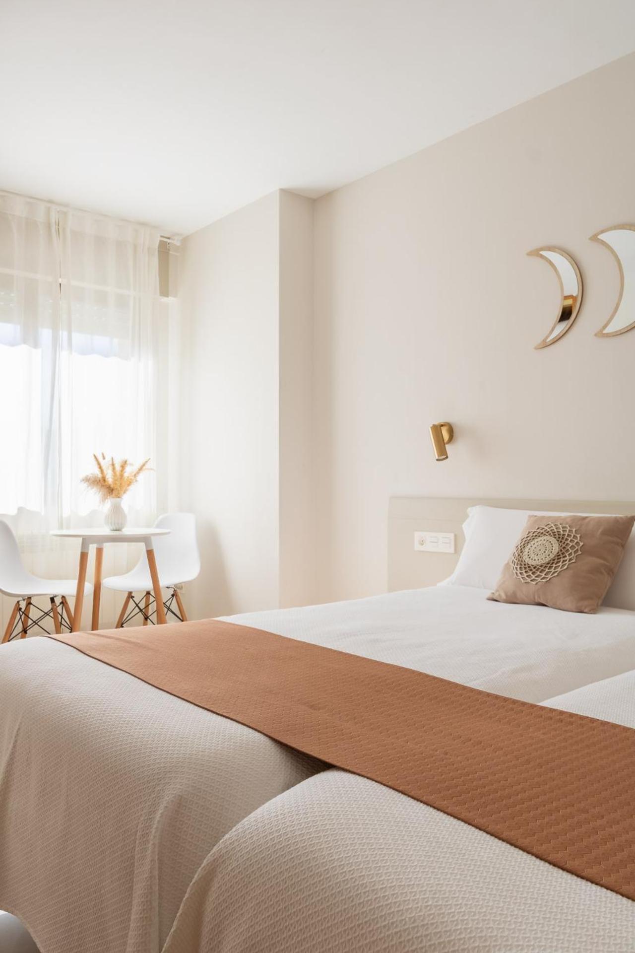 Torrecilla en Cameros Hostal Lobrega מראה חיצוני תמונה