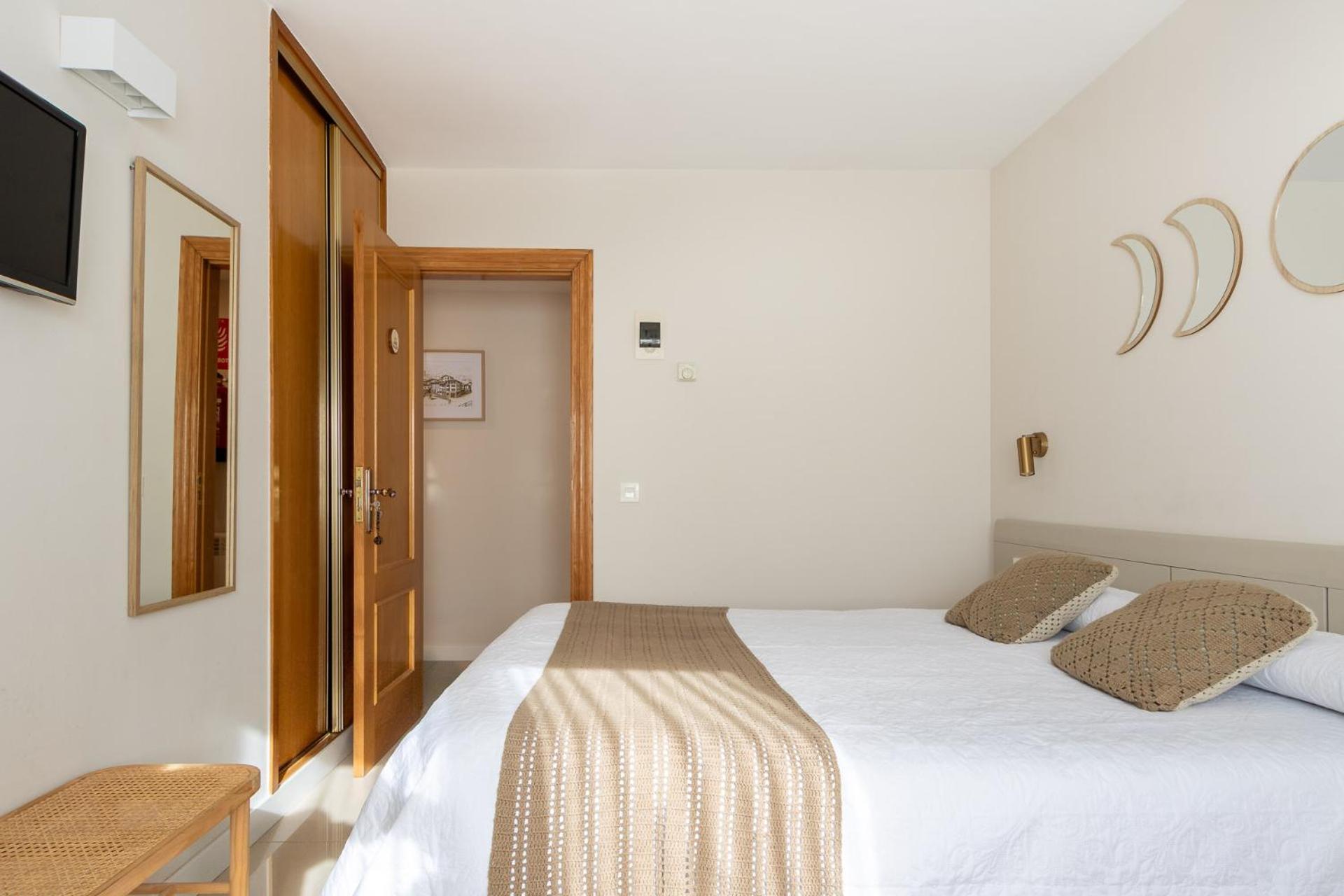 Torrecilla en Cameros Hostal Lobrega מראה חיצוני תמונה