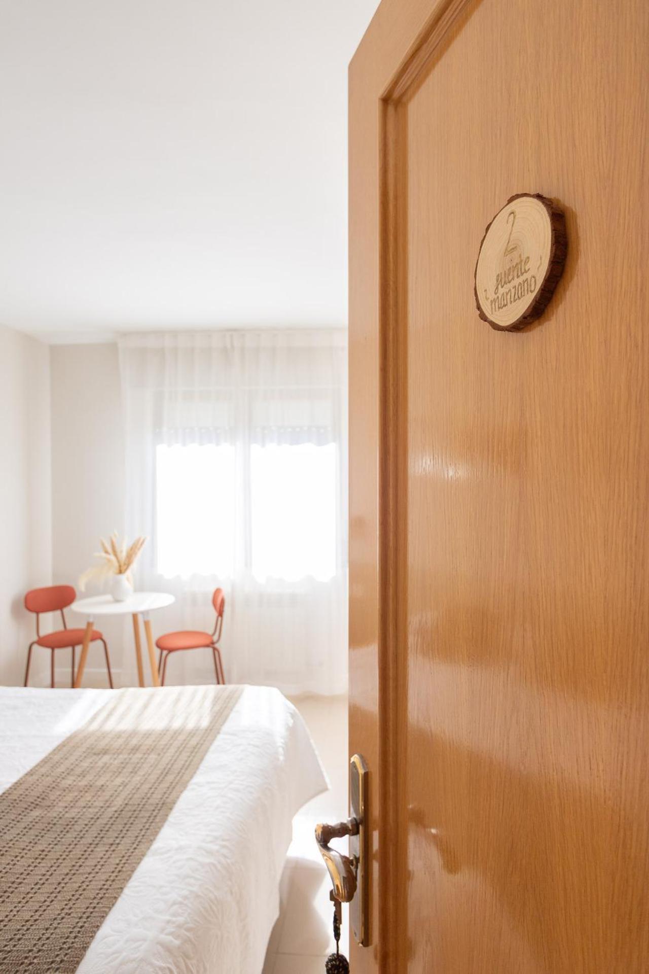 Torrecilla en Cameros Hostal Lobrega מראה חיצוני תמונה