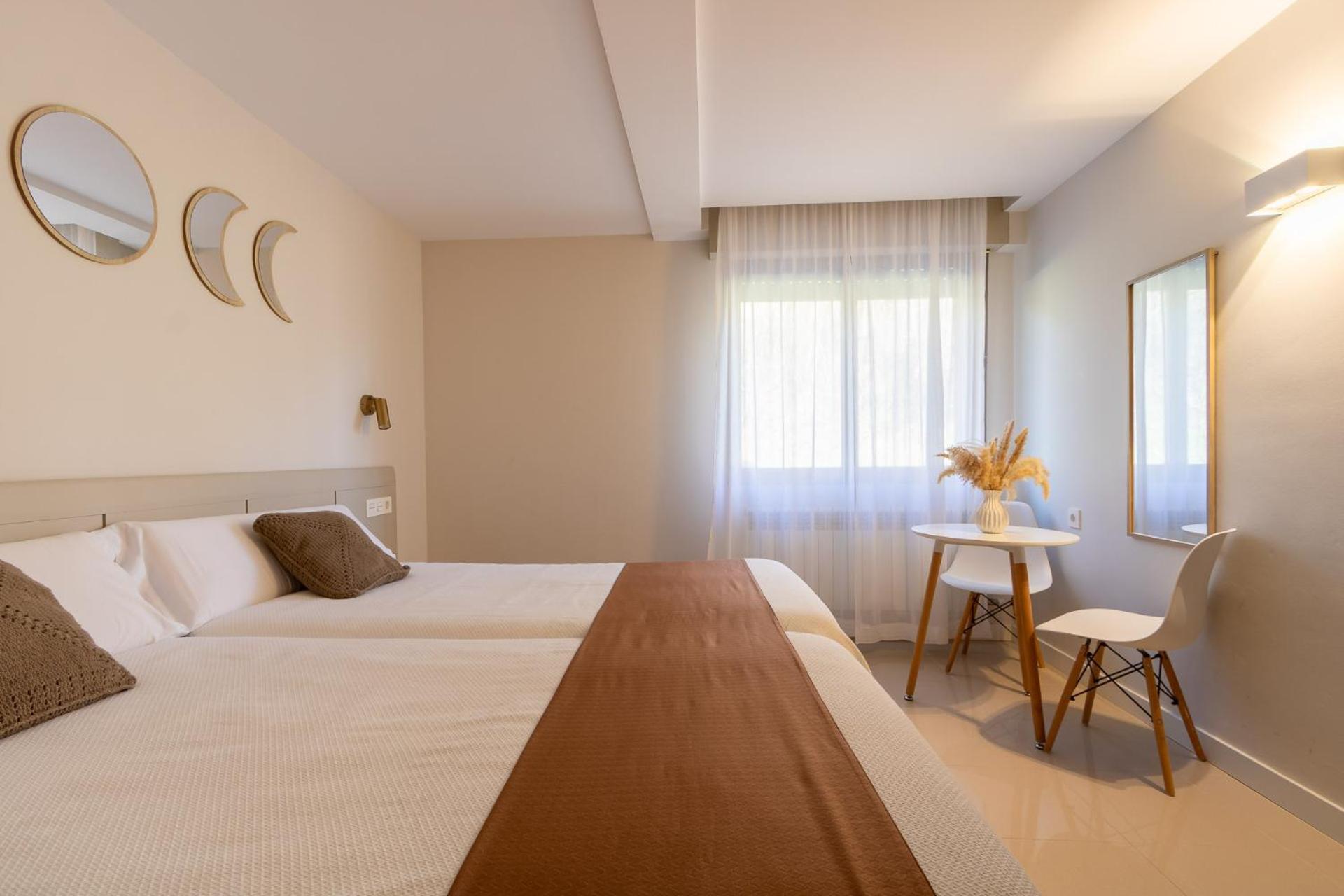 Torrecilla en Cameros Hostal Lobrega מראה חיצוני תמונה
